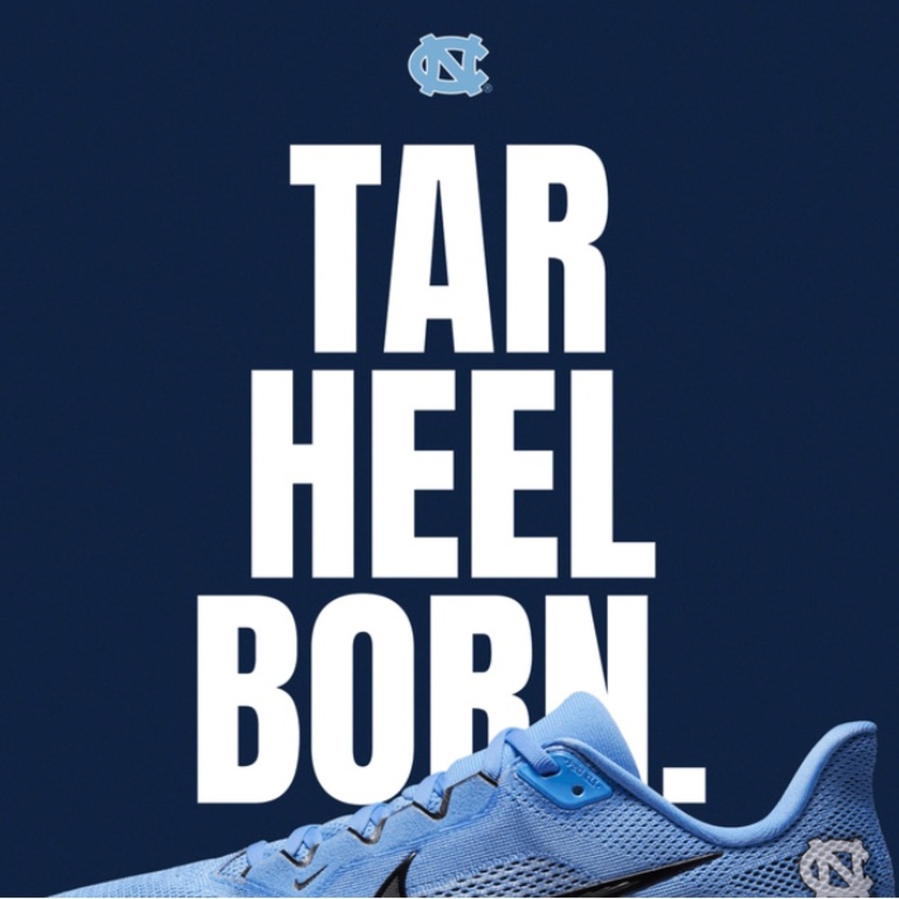 *Firm price* UNC Tarheels Nike Pegasus